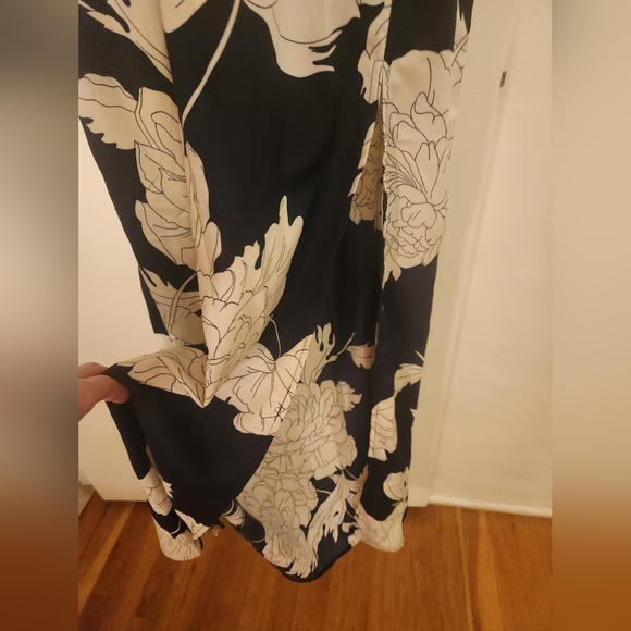 Baltic Born Halston Navy Cream Floral One Shoulder Maxi Dress SzLarge NWT - Picture 7 of 15